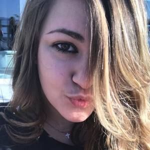 Meet your Posher, Daniella